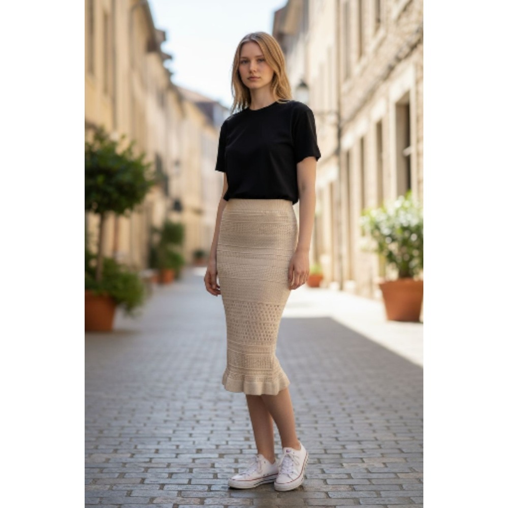 High rise stretchy waist band mid rise skirt